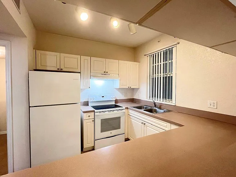6812 W Sample Rd #6812 — Photo 8