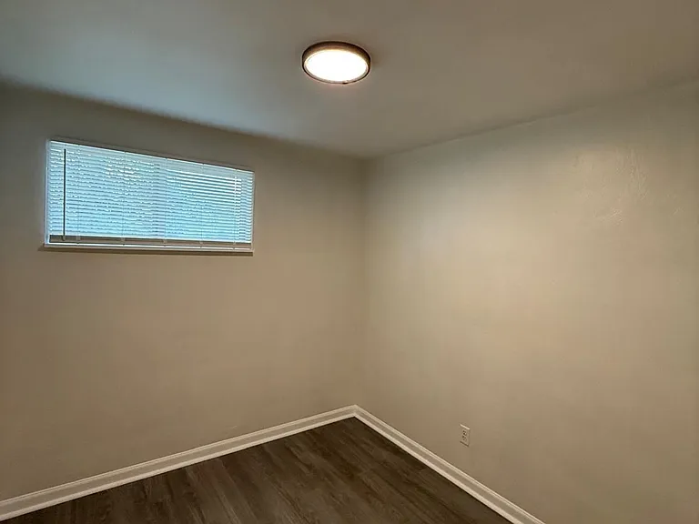 807 Londonderry Dr — Photo 15