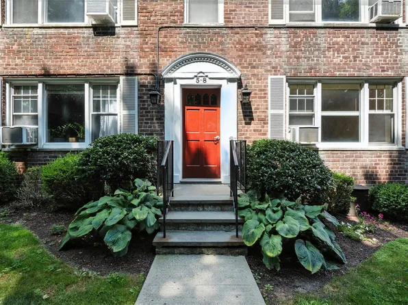 14 Soundview Avenue #8, White Plains, NY 10606