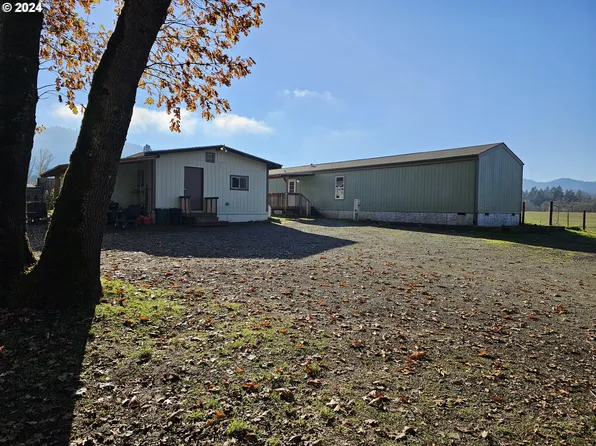 623 Shoestring Rd, Riddle, OR 97469