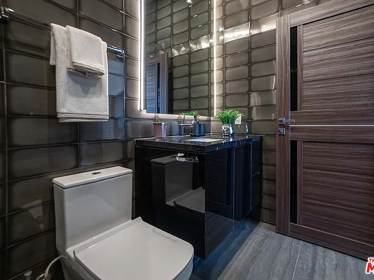 11658 Morrison St — Photo 32