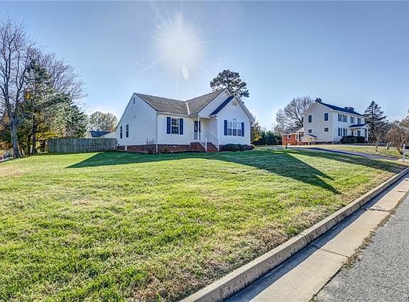 2nd image of 7121 Lynnroy Way
