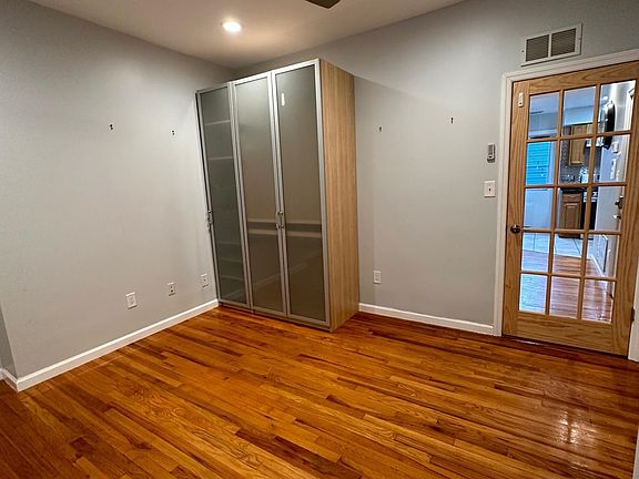 4th image of 10 Manning Ave #1