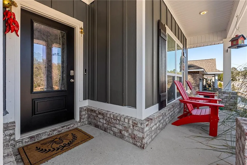 4 bed, 2.0 bath, 1835 sqft, $2,500 — Photo 2