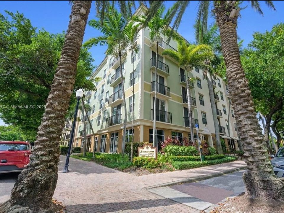 1st image of 1919 Van Buren St APT 609