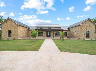115 Lakeside Cv, Martindale, TX 78655