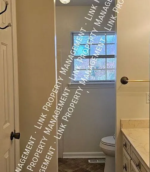 9328 Berkshire Cir — Photo 27