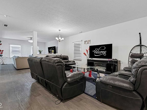 5th image of 8153 Fivespot Ln