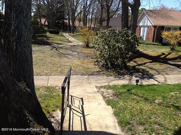 3rd image of 945C Aberdeen Dr