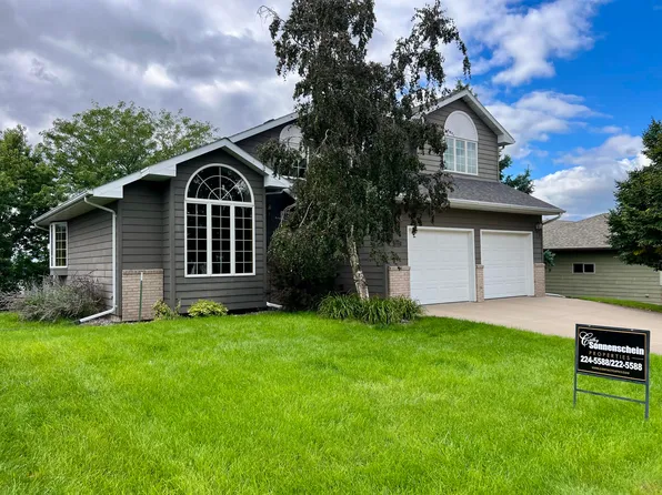 1217 Hilgers Dr, Pierre, SD 57501