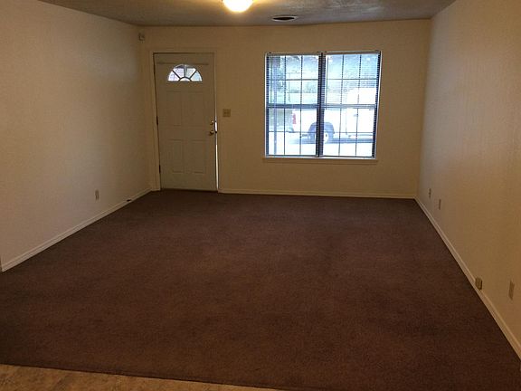 2nd image of 1418 E Elm Ave