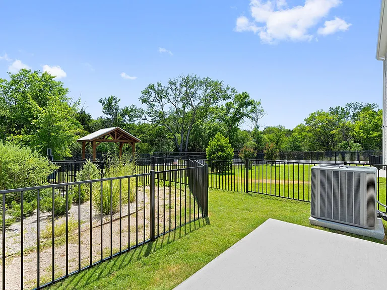 4503 Grassland Dr — Photo 11