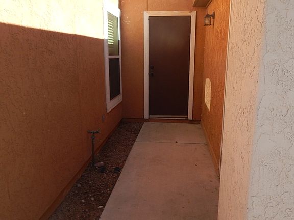 3rd image of 1009 N Fleetwood Pl