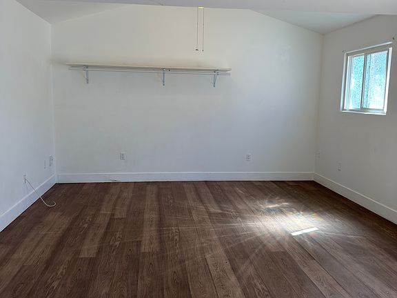 4th image of 1004 N Ash St #3