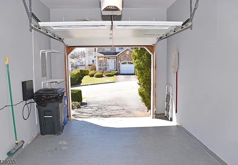 125 Springhill Dr — Photo 23