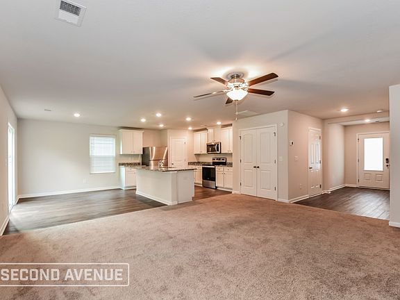 3rd image of 332 Sundew Rd