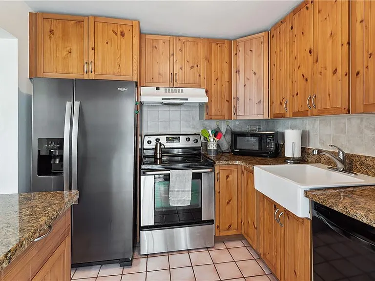 301 Van Buren St #101D — Photo 9