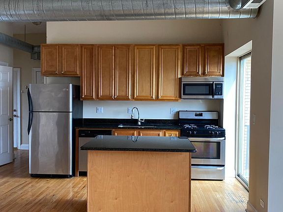3rd image of 3510 W Cortland St #4S