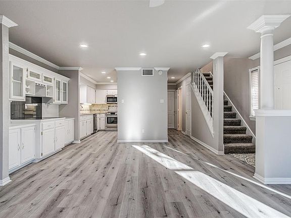 2nd image of 3 Rockwood Cir