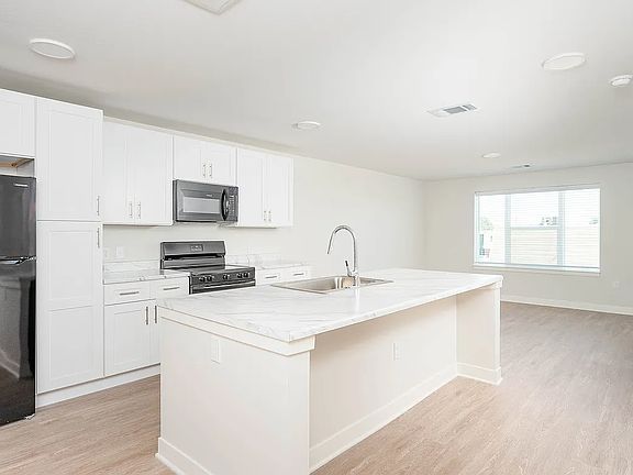 4th image of 3339 SW 74th St #108