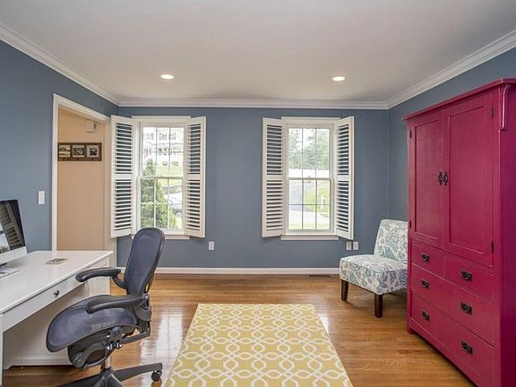 5th image of 15 Willow Pl