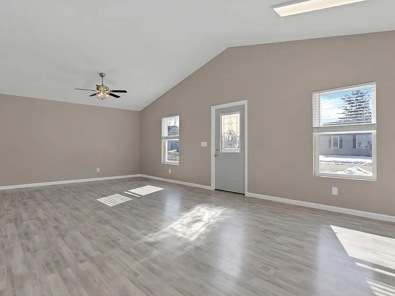 98 Burt Ave — Photo 3