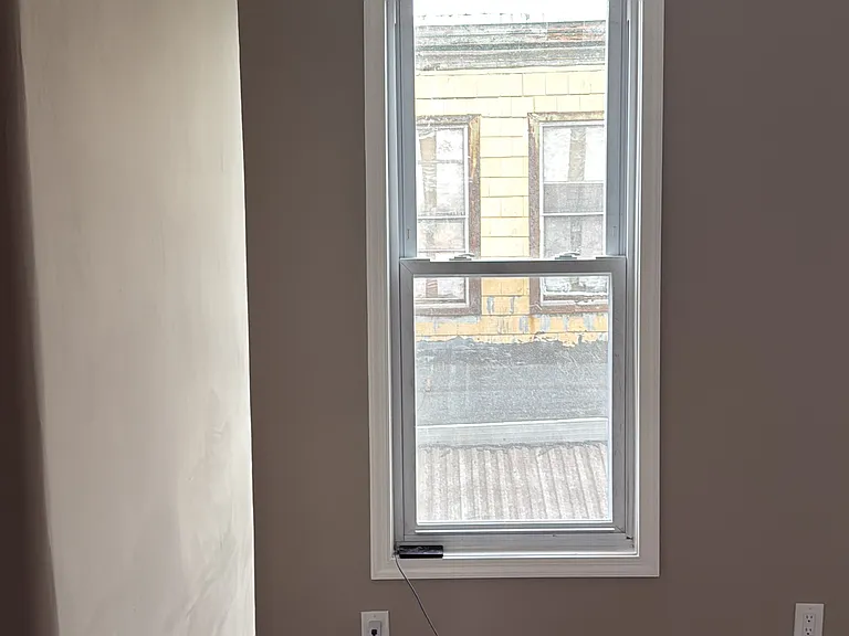 2329 N Cleveland St — Photo 13