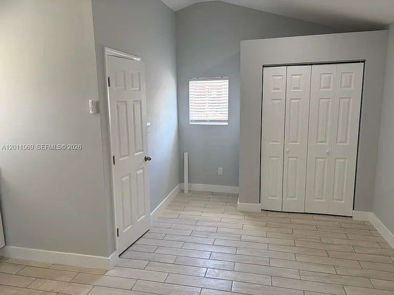 1870 Lakeview Dr — Photo 7