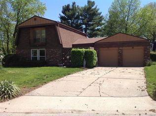 5003 Little Creek Ln, Godfrey, IL 62035