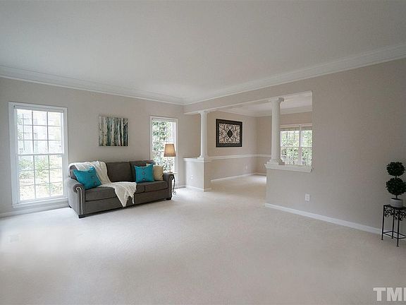3rd image of 3519 Meadowrun Dr