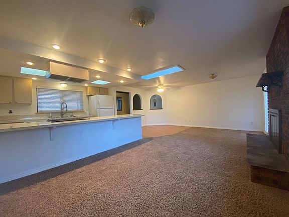 4th image of 2316 Sunset Ave