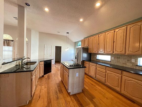4th image of 730 Cottonwood Bend Dr