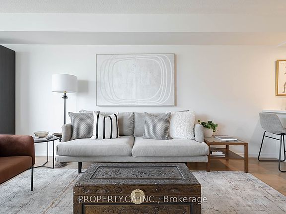 3rd image of 77 Harbour Sq #1111