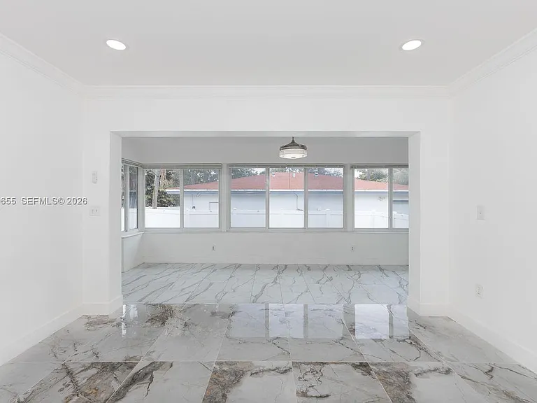 15925 NE 18th Ave — Photo 21