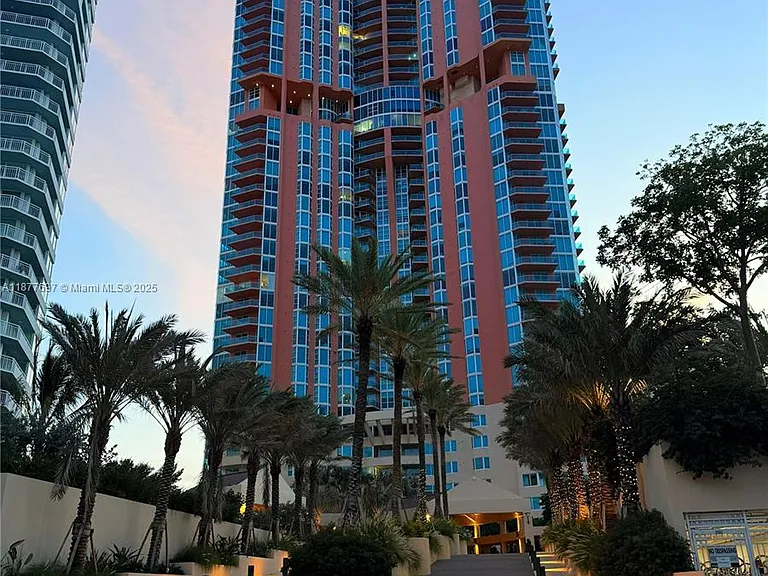 300 S Pointe Dr #2806 — Photo 64