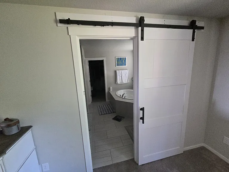 9424 N Alder St — Photo 25