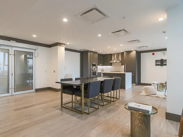 5733 Alberta St #305 — Photo 17