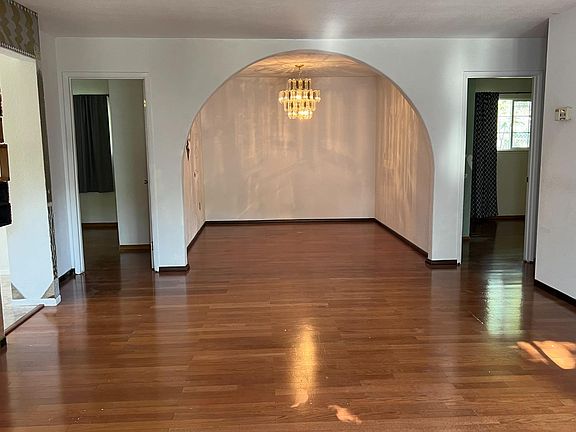 2nd image of 1647 Lakehills Dr