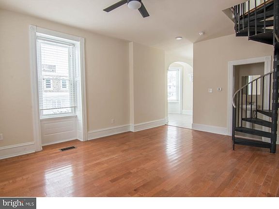 2nd image of 200 Green Ln APT 2