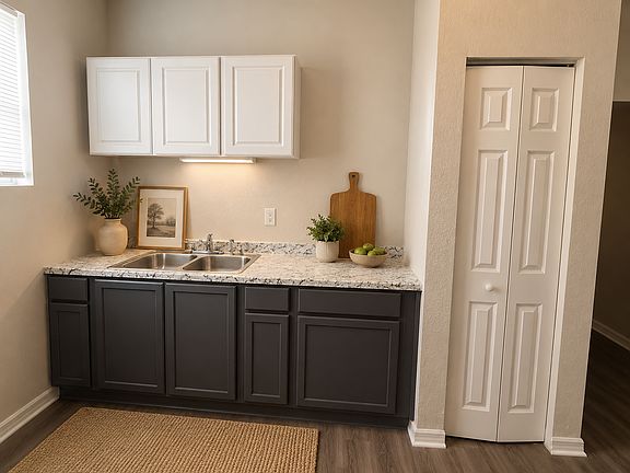 3rd image of 1128 Van Buren St #1