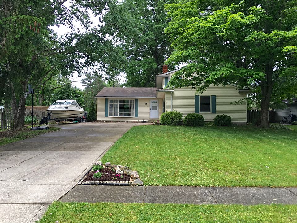 1st image of 16071 Delmont Ave