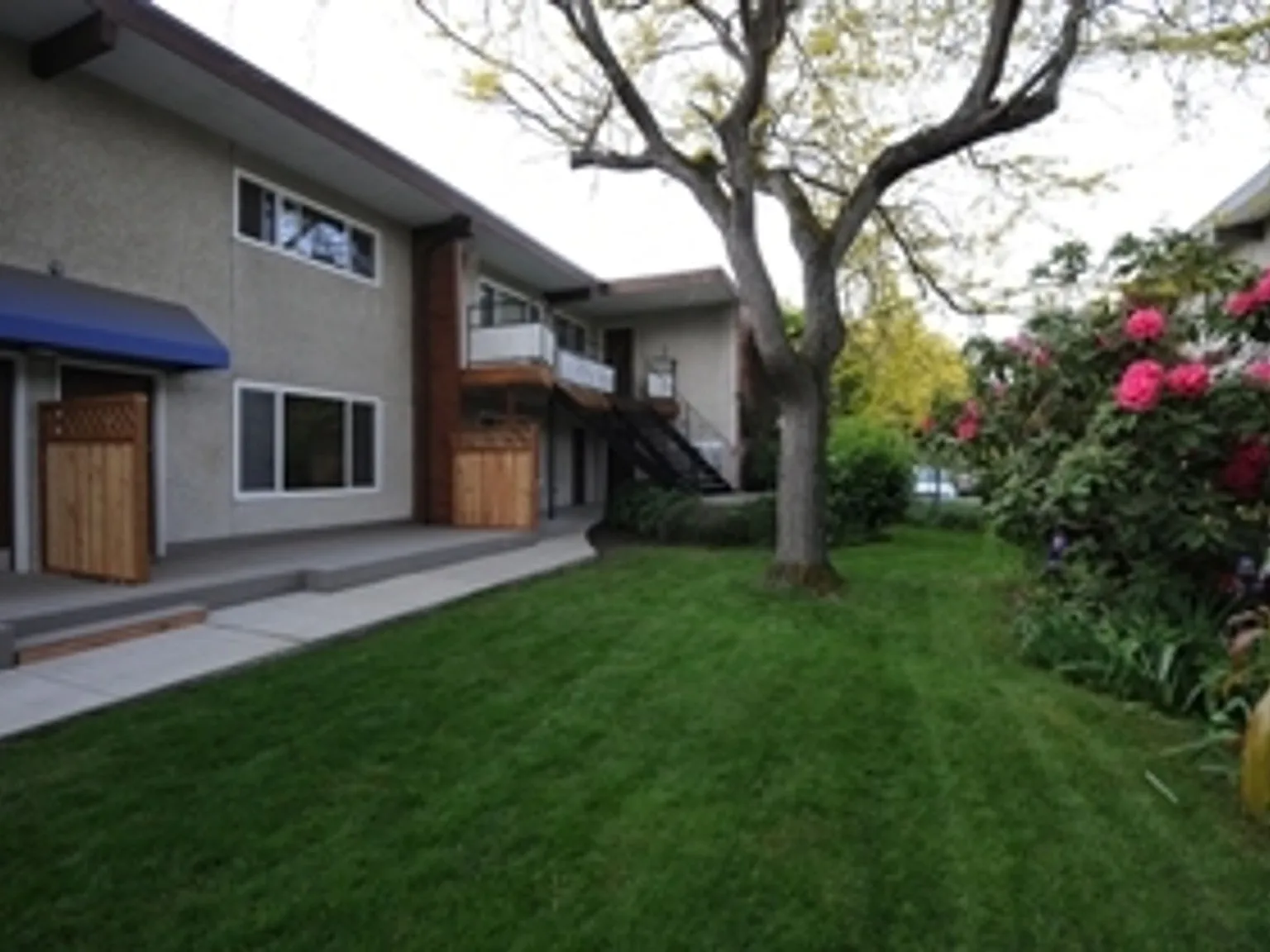 3605 Apartments — Photo 2