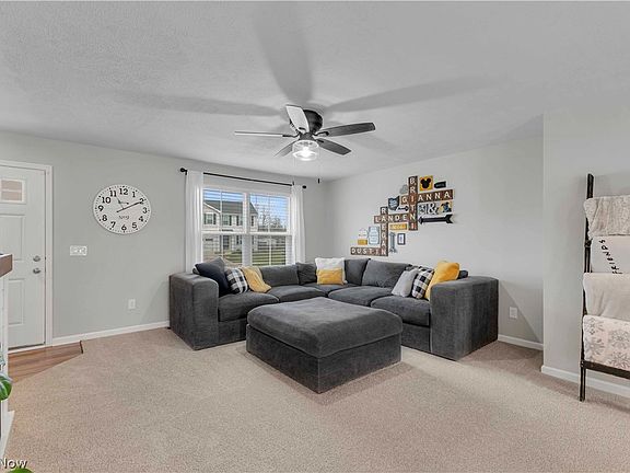 5th image of 180 Wildflower Dr