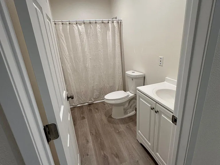 491 W Carter St #2 — Photo 10
