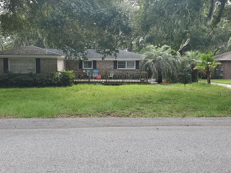 2nd image of 833 Robert E Lee Blvd