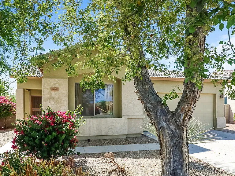 9849 W Horse Thief Pass — Photo 1