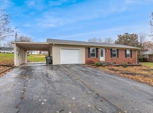 661 Crescent St, Sparta, TN 38583