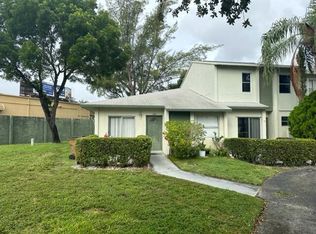 860 Crystal Lake Dr, Pompano Beach, FL 33064