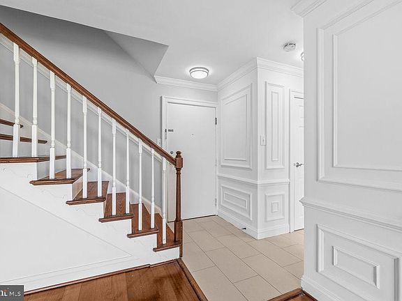 2nd image of 301 N Beauregard St APT 517