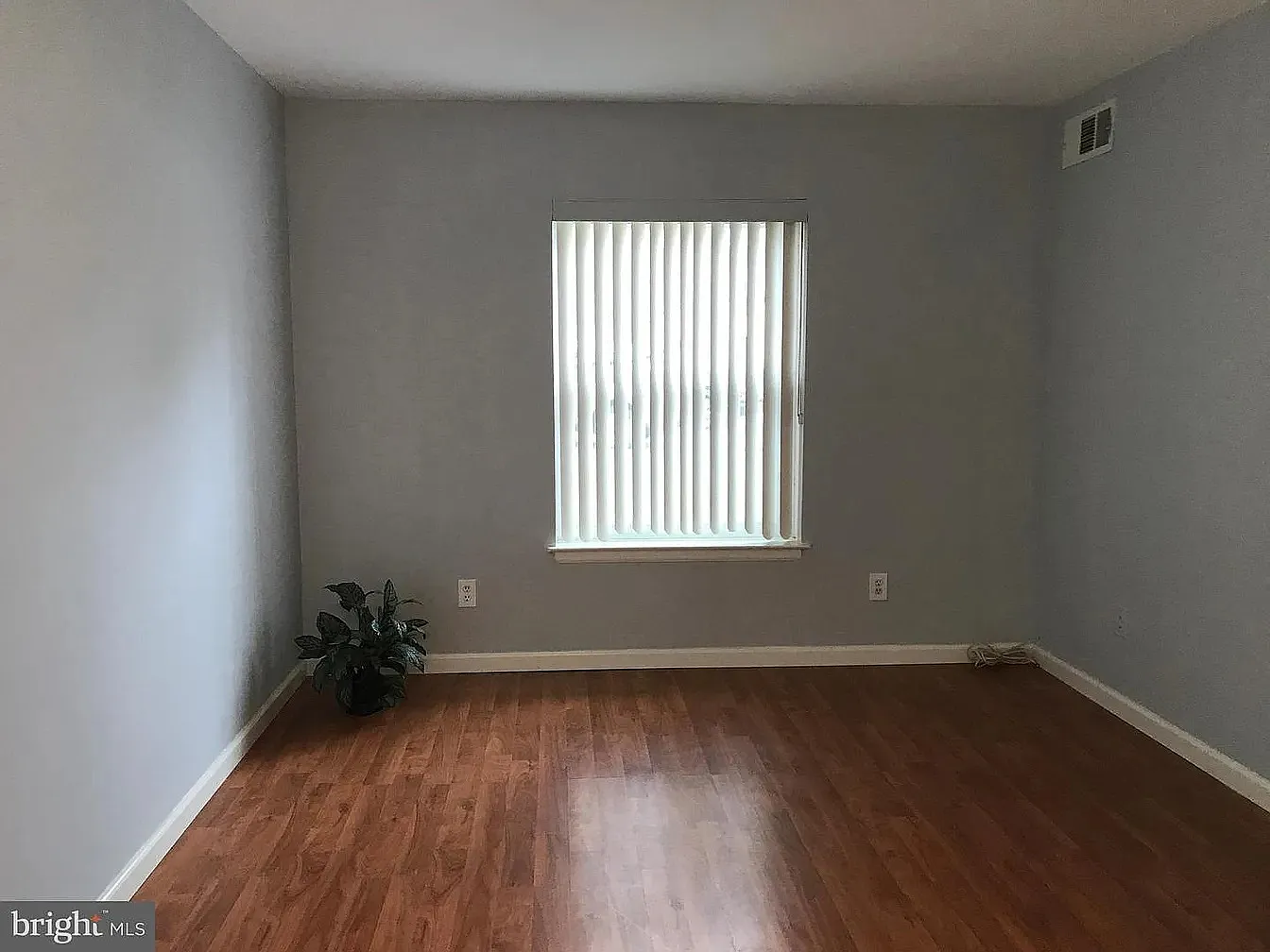 2 bed, 886 sqft, $2,100 — Photo 4